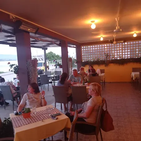 Ferienhaus Brvnara Omladinac