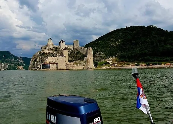 Brvnara Omladinac Dom wakacyjny