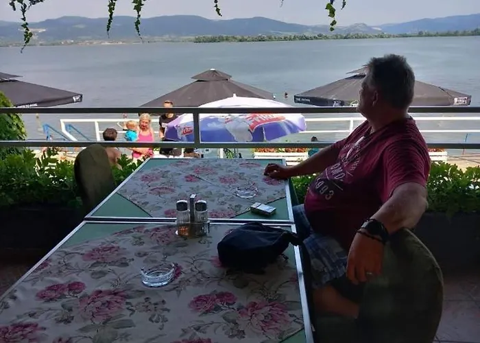 Dom wakacyjny Brvnara Omladinac *